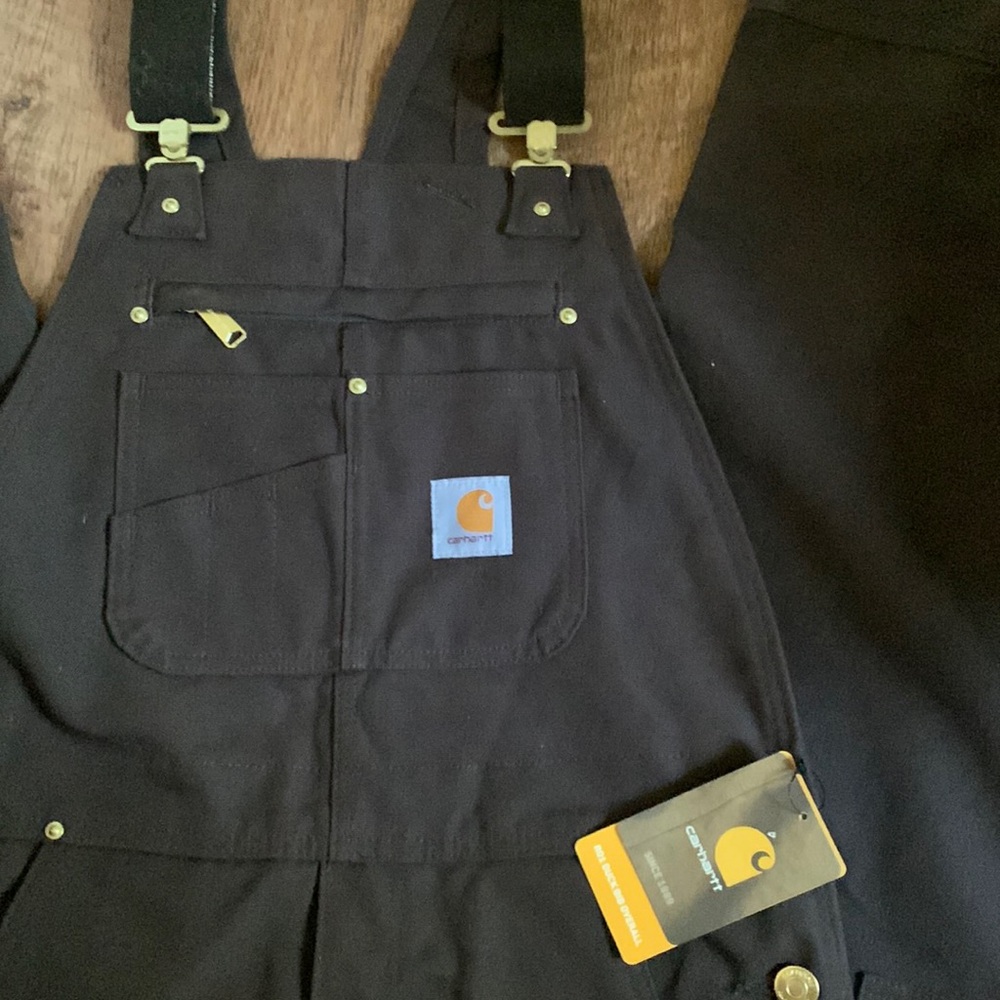Carhartt R01 Duck Bib Overall dark brown. Brand new with tags size 32x30